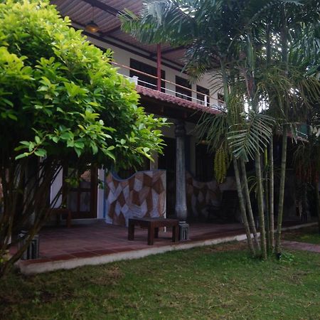 Turtle Bay Beach Resort Mirissa Luaran gambar